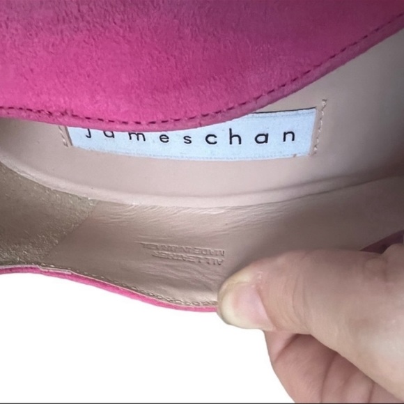 Elegant Pink Suede Heels - Picture 4 of 11